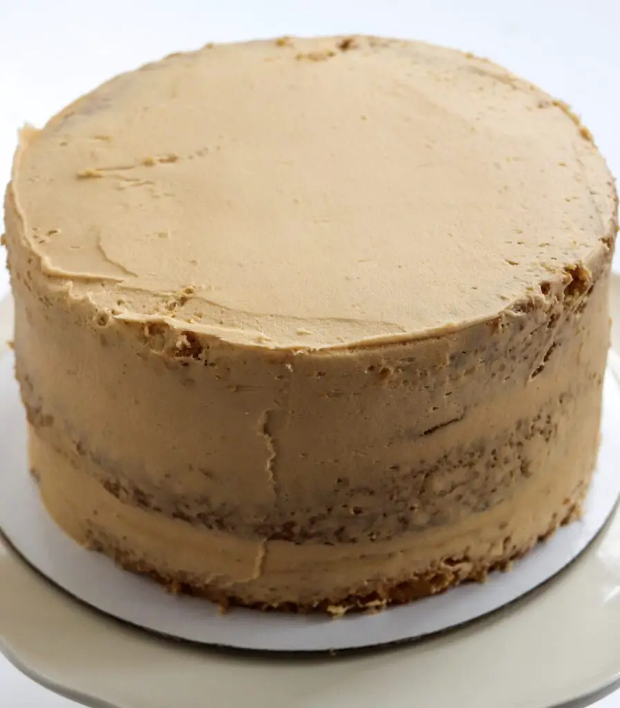 how-to-crumb-coat-a-cake-mary-kate-s-vegan-cakes